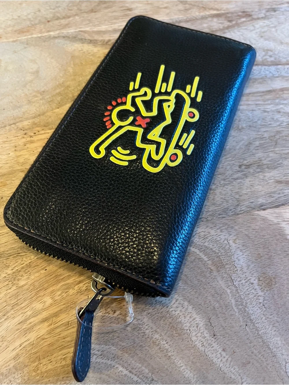 Coach x Keith Haring Boarding Man Long Zip wallet F87107 Black Outlet - Picture 4 of 9